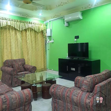 Homestay Ayah 콴탄 외부 사진
